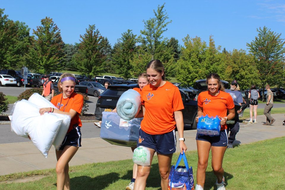Utica University nearly 600 firstyear students to campus